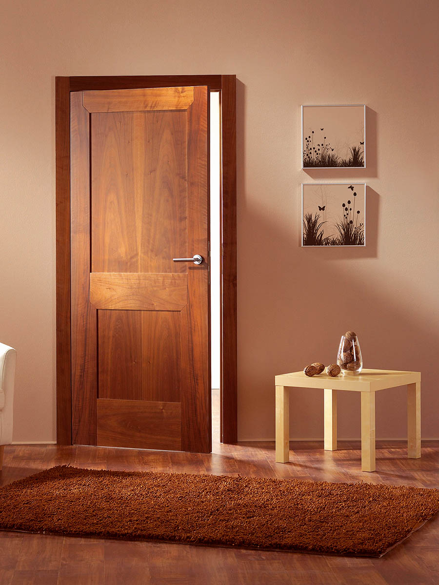 Classic wooden interior door Toscana 2F walnut