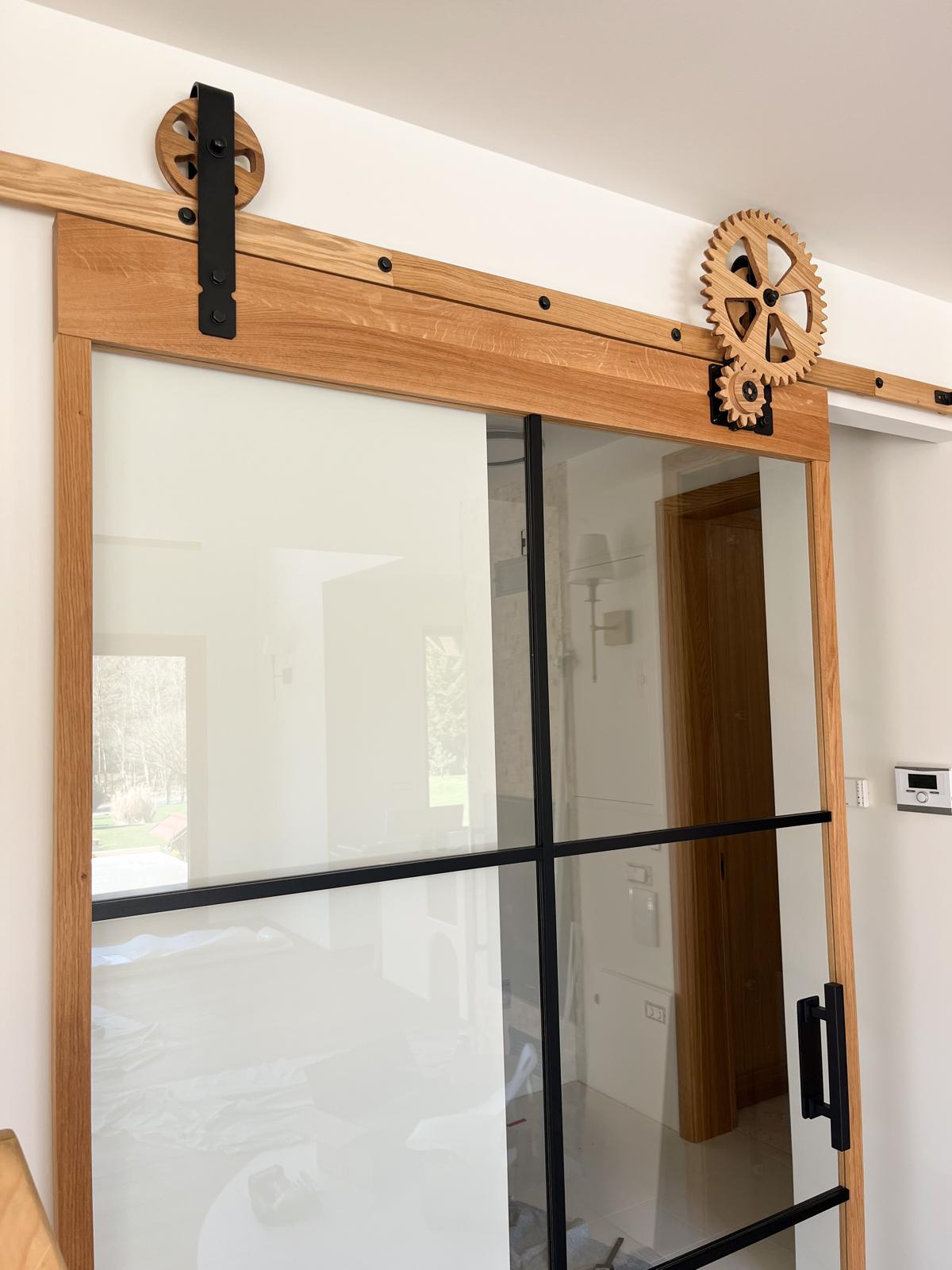 Notranja drsna vrata Loft- 6 polj hrast/črna